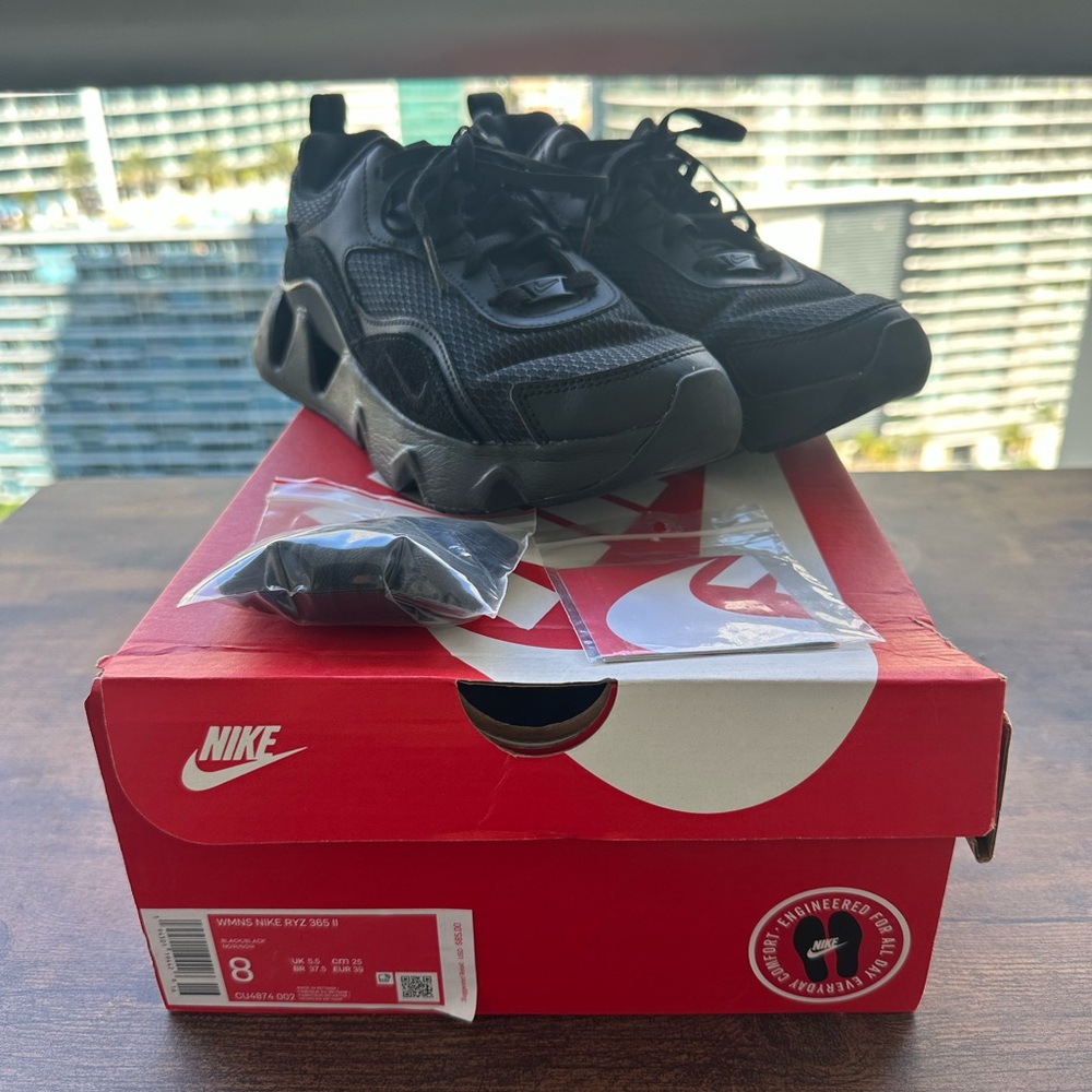 WMNS NIKE RYZ 365